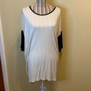 LULAROE large black/white tunic